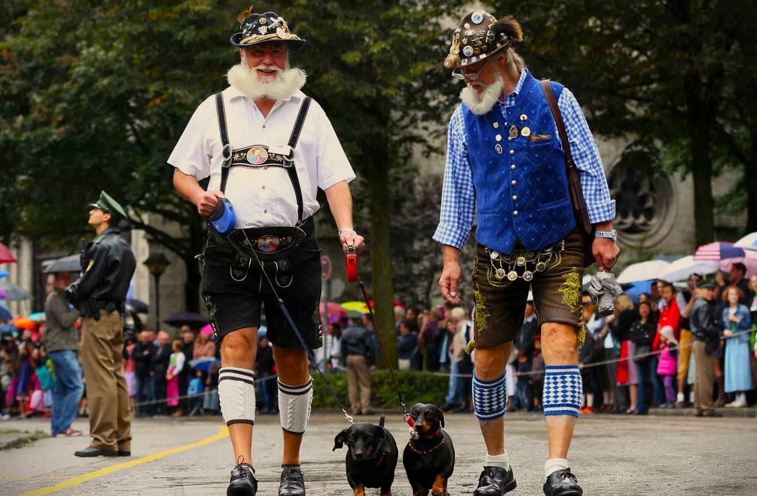 lederhosen-vest