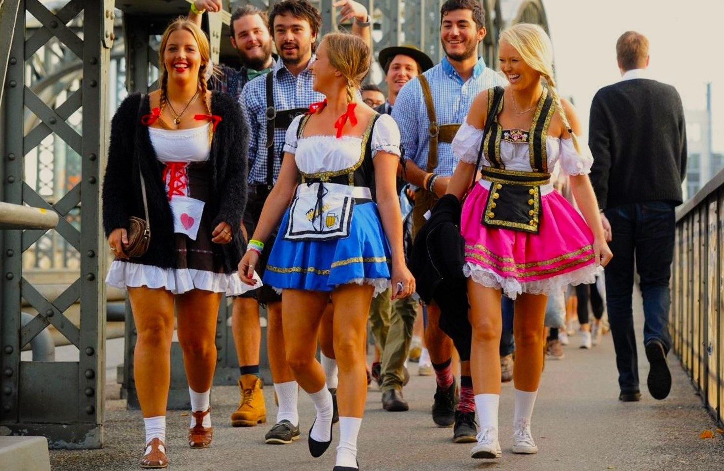 dirndl apron bow