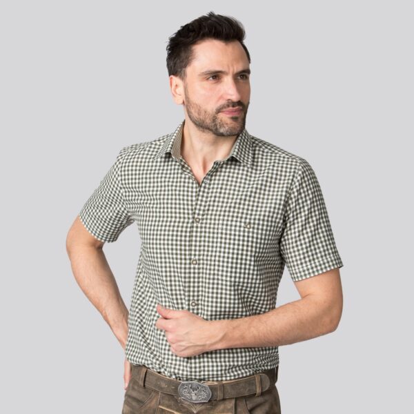 Man wearing short sleeve green Trachten shirt for Bavarian outfits